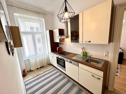 Cozy City Retreat - by Nahuen Suites