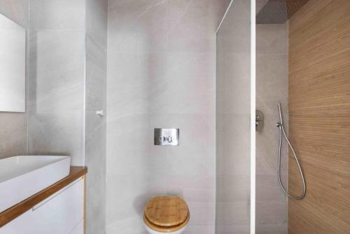 Sea View Geula by Five Stay
