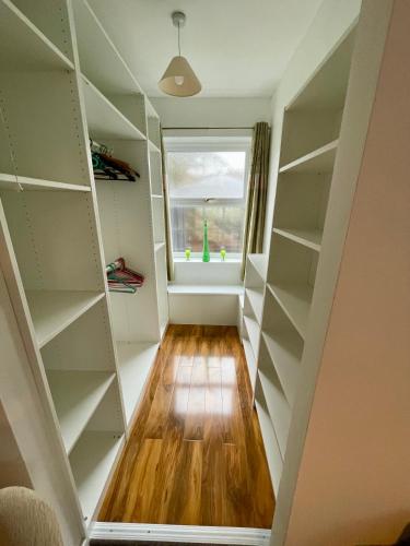 Gallery image of Spacious 3 bedroom garden apartment in Snowdonia National Park in Garndolbenmaen