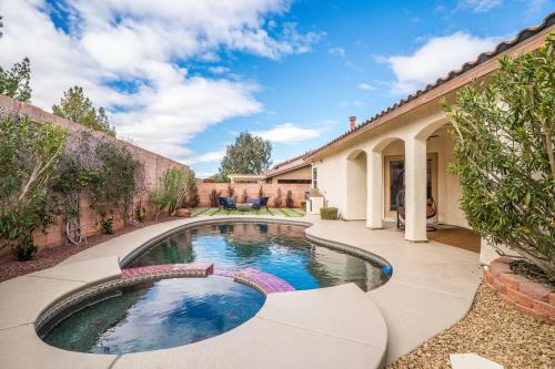 Gallery image of Henderson Home with Pool - 11 Mi to T-Mobile Arena! in Las Vegas