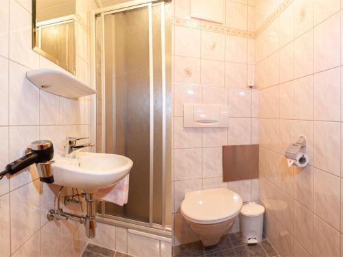 Koupelna v ubytování Apartment Aurora Apartment Top II by Interhome