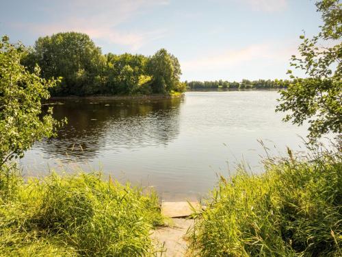 ein Blick auf ein großes Gewässer in der Unterkunft Holiday Home Grand villa kemijoki by Interhome in Kupari
