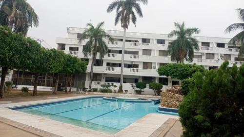 Bazén v ubytování lujoso apartamento nebo v jeho okolí
