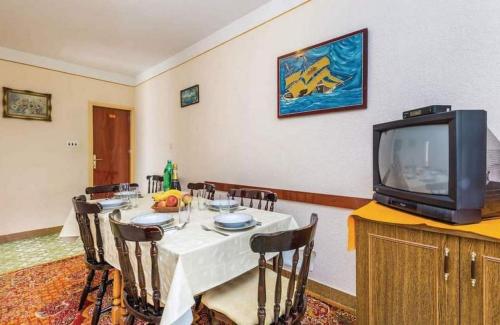 Apartments with parking space Barbat, Rab - 22498