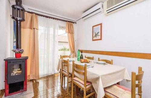 Apartments with parking space Barbat, Rab - 22498