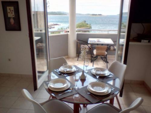Apartments by the sea Zecevo Rtic, Rogoznica - 22560