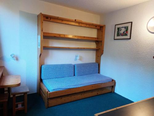 Postel nebo postele na pokoji v ubytování Résidence Nova - Studio 2 personnes, proche des pistes et des commerces, au cœur de la station d’Arc 1800 dans le village des Villards MAE-1858