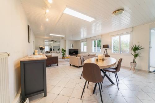 Le Gué Sourdeau: 150m² 5 min from Futuroscope