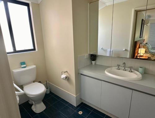 Bilik mandi di Coastal Haven on Ostia - Geographe