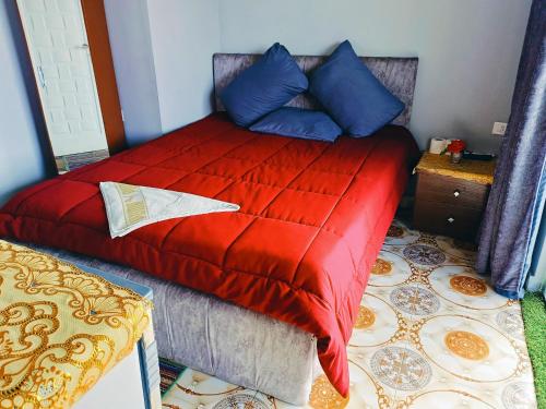 Cama ou camas em um quarto em Eljoker pyramids view hotel