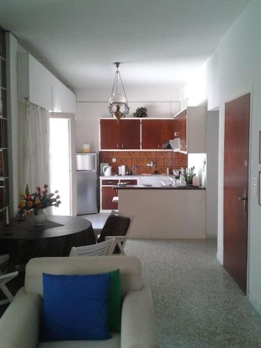 Top floor seaside apartment