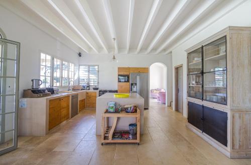 Η κουζίνα ή μικρή κουζίνα στο Villa Saint Alban by Habitation Saint Charles