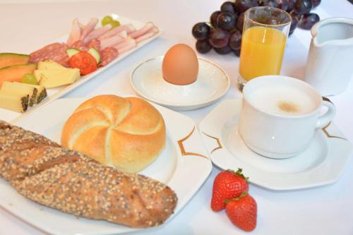 Možnosti snídaně pro hosty v ubytování Appartements Aurikel Corso