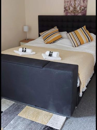 Una cama o camas en una habitación de Nags Head Pub