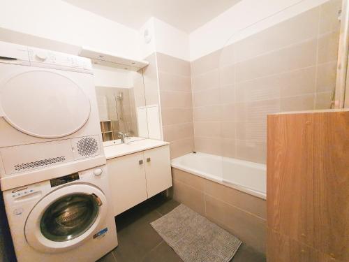 Photo de la galerie de l'établissement Bel appartement de deux chambres à 5 min de Versailles, à Viroflay