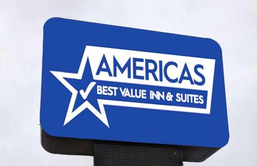 ein Schild, auf dem Amarcas mit dem besten Preis-Leistungs-Verhältnis von Gasthaus und Suiten stehen in der Unterkunft Americas Best Value Inn Lafayette in Lafayette