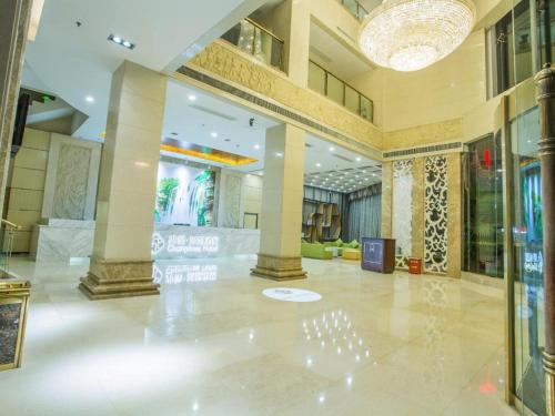 Лобі або стійка реєстрації в Chonpines Hotels·Anshun Taixiang Baili