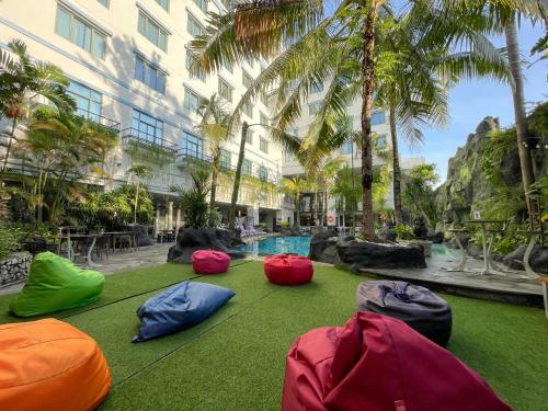 Kimaya Sudirman Yogyakarta by Harrisにある庭