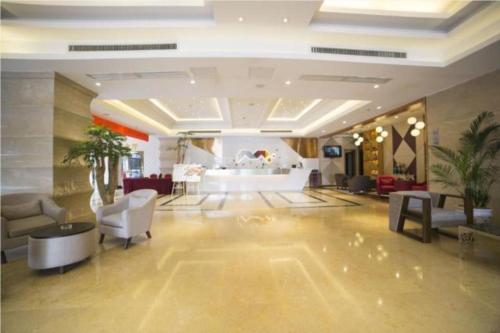 The lobby or reception area at Borrman Hotel Liuzhou Ma'anshan Park Gubu Shopping Mall