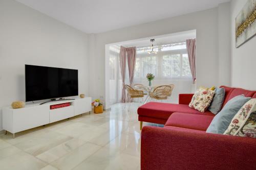 The Charming Oasis! 2 bedrooms - By HelloDomik