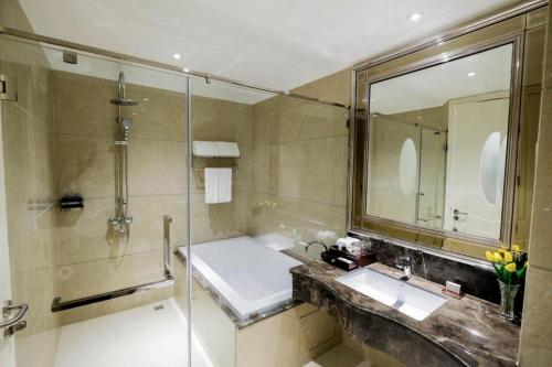 Kylpyhuone majoituspaikassa LK Grand Empire