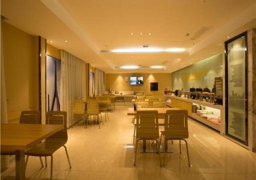 City Comfort Inn Hechi Chengxi Avenue 레스토랑 또는 맛집