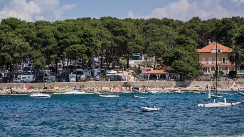 Gallery image of Easyatent Camping Cikat in Mali Lošinj
