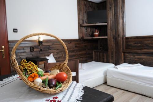 Makanan di atau berdekatan hotel
