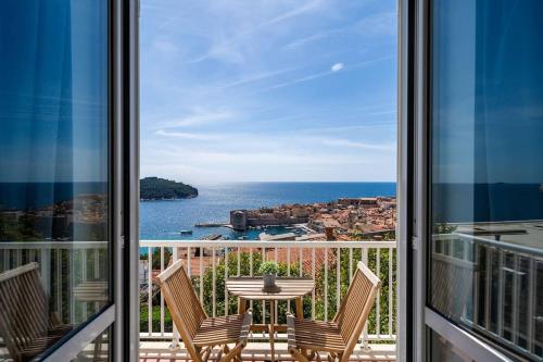 Chill Out - Old Town & Seaview Apartments