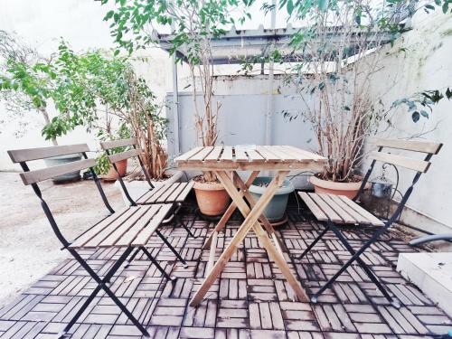 Athenian Dream Studio by YHA