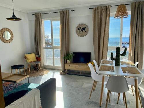 Seafront in Marbella with pool and garage