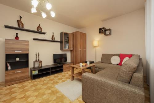 Apartment with Balcony for 2 People in Warsaw by Noclegi Renters