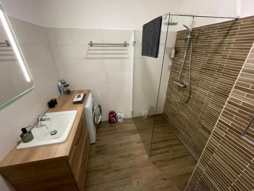 Koupelna v ubytování Apartmán “U nás v podkroví“ v Rezidenci Klostermann, Železná Ruda 24
