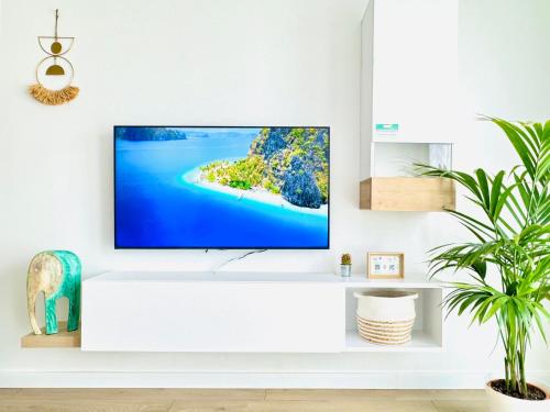 Modern Love Flat