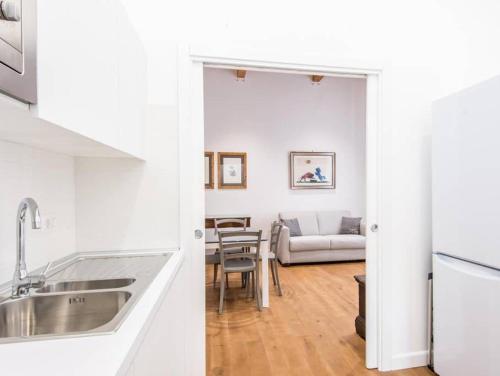 Trastevere Luxury Bright Apartment