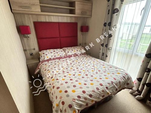 Postel nebo postele na pokoji v ubytování Haywood - 3 bed Pet Friendly Holiday Home at Seal Bay