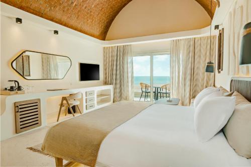 Sunrise Anjum Resort — Sea view