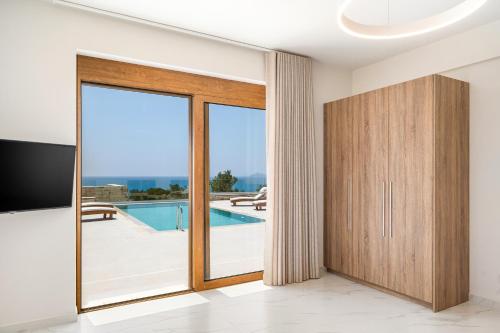 Πισίνα στο ή κοντά στο Delfini Villas 1, 2, 3, 4, 5, 6 - Kalamaki