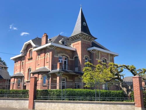 Maison de maître dans un village à la campagne