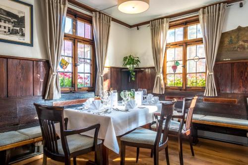 Εστιατόριο ή άλλο μέρος για φαγητό στο Hotel Restaurant Lamm Hebsack