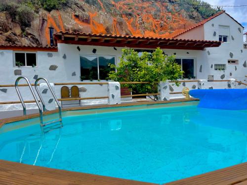 Casa cueva las rosadas & piscina