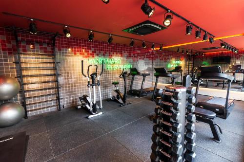 Fitness centrum a/nebo fitness zařízení v ubytování 360 Brooklin