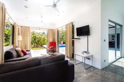 Μια τηλεόραση ή/και κέντρο ψυχαγωγίας στο Eden Villas Krabi