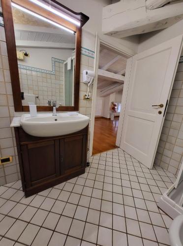Bilik mandi di Residence Antico Borgo