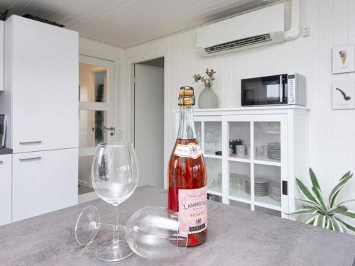 Η κουζίνα ή μικρή κουζίνα στο 5 person holiday home in Juelsminde-By Traum