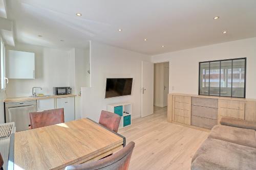 Appartement plein centre proche Palais et plages