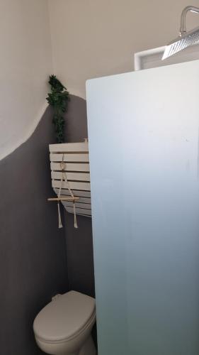 Salle de bains dans l'établissement Arocaria - Faliraki peaceful apartments