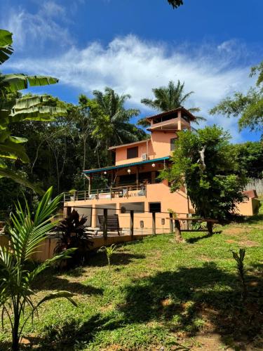 Κήπος έξω από το Casa Amadou com grande piscina em Boipeba