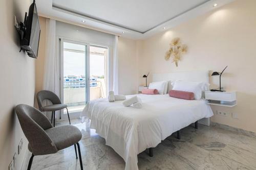 MARBELLA HOME RENTALS - Marina Banus, Puerto Banus, 2BR Spacious, parking & pool