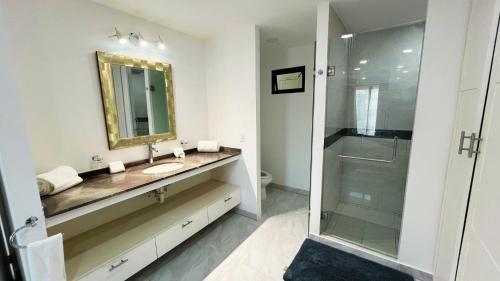 Ванна кімната в Residences by MP Cabo San Lucas